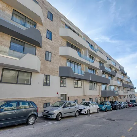 Penthouse With Terrace In Malta Apartman