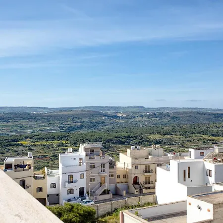 Penthouse With Terrace In Malta *