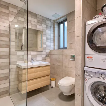 Penthouse With Terrace In Malta *