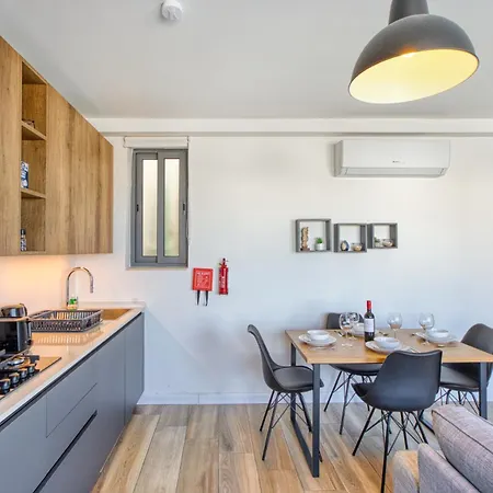 Apartment Penthouse With Terrace In Malta Mellieha