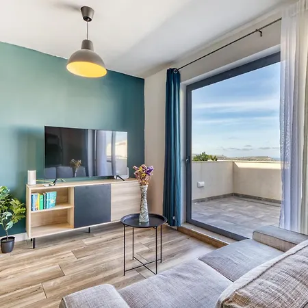 Penthouse With Terrace In Malta